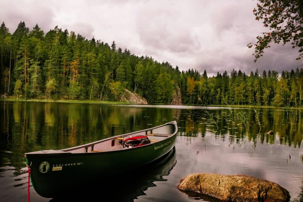 Canoe vs Kayak