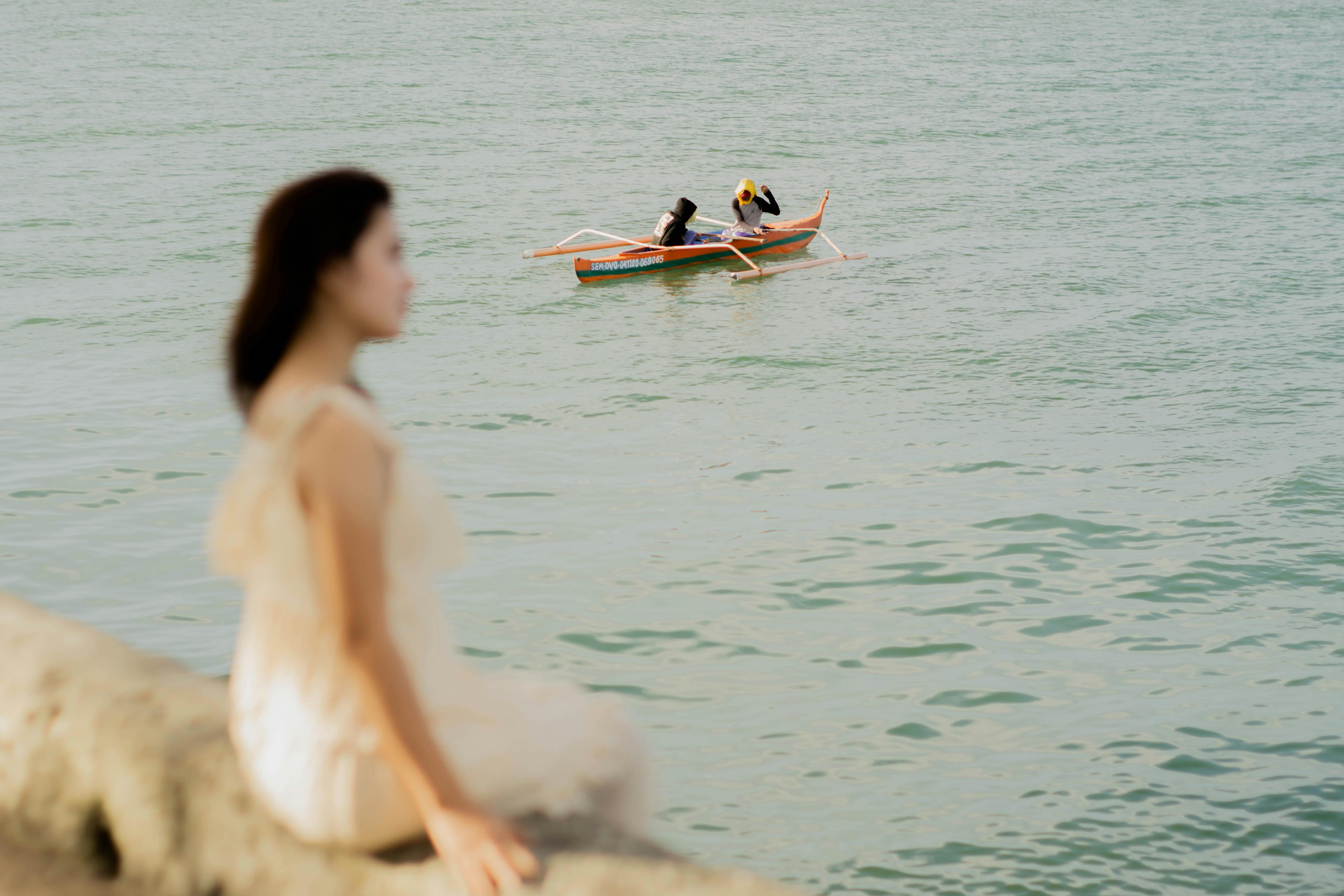 how to sit in a kayak